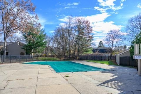 Tiny photo for 16 Greenbriar Drive #APT A, Farmington, CT 06032 (MLS # 24140400)