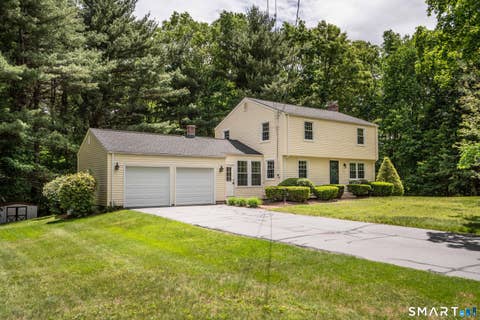 Homes For Sale - 6 Stratton Lane<br/> Simsbury, CT 06092