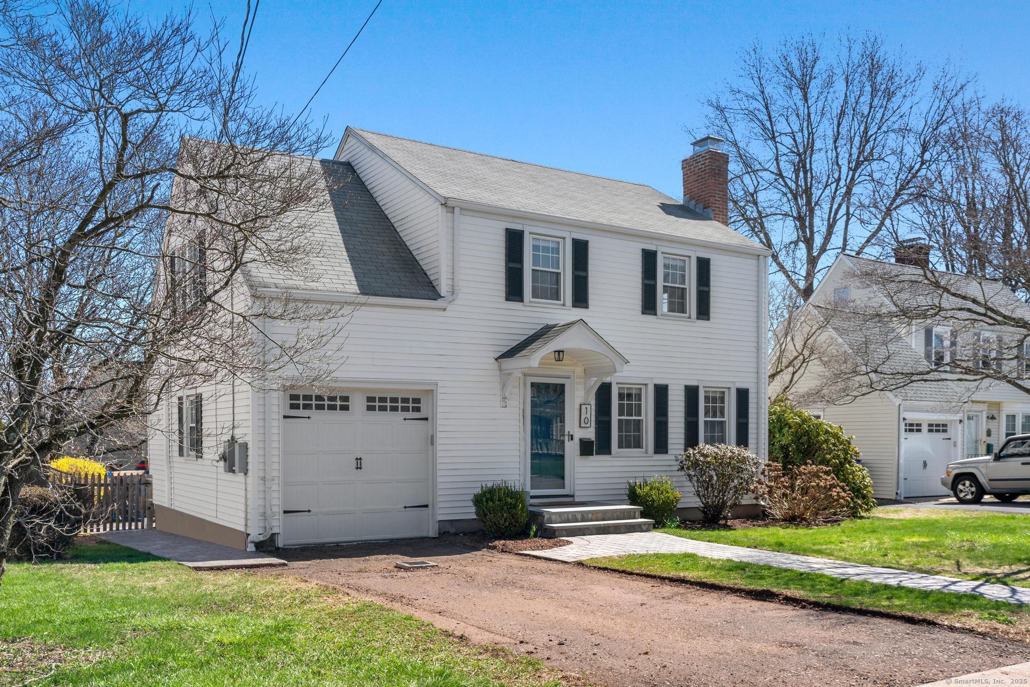 10 Greenacres Avenue
