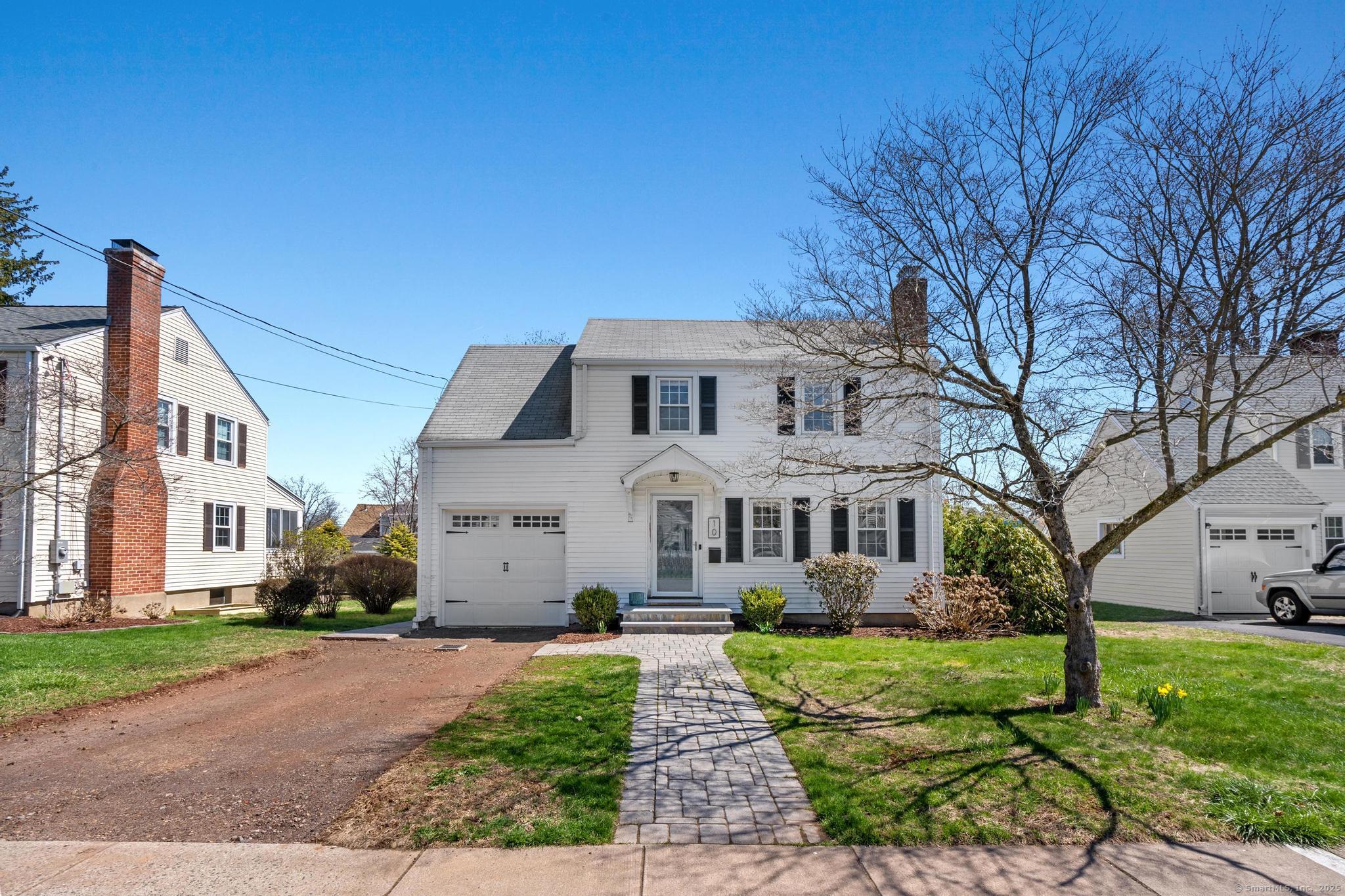 10 Greenacres Avenue