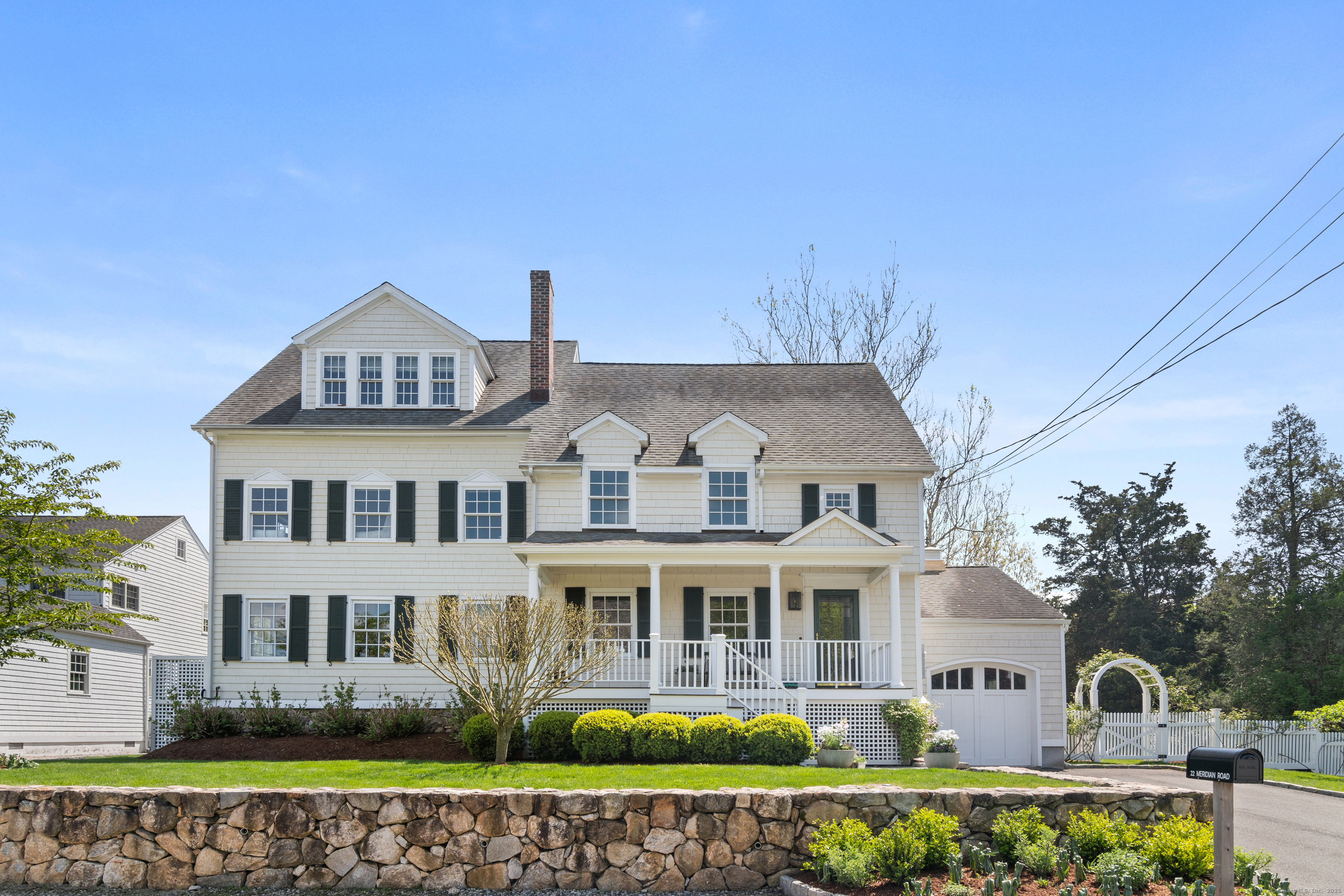 Meridian Road, Norwalk, Connecticut - 5 Bedrooms  
4 Bathrooms  
11 Rooms - 