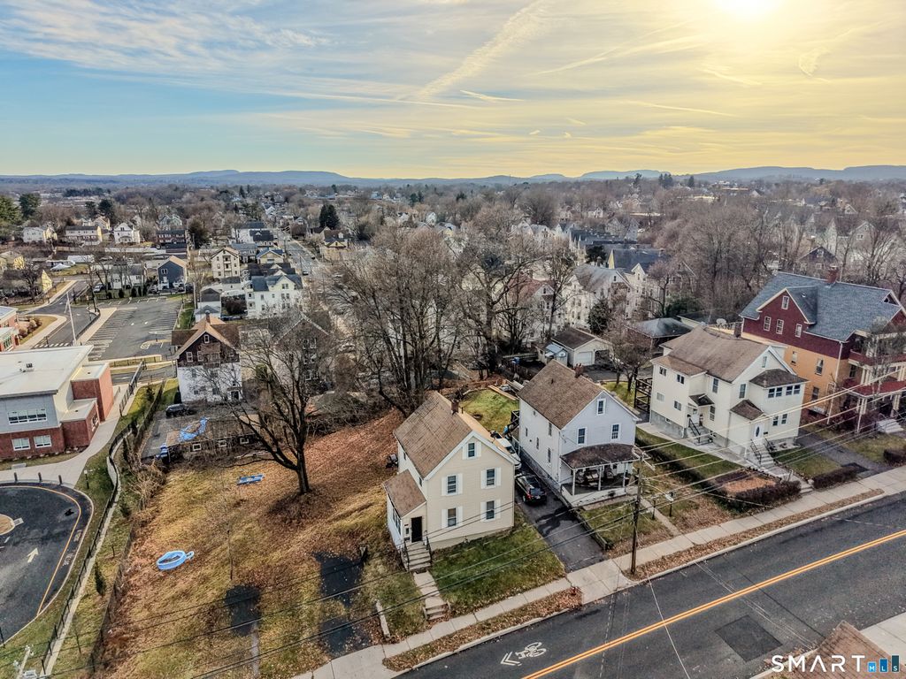 Photo of 33 Sunrise Avenue, New Britain, CT 06051 (MLS # 24146681)