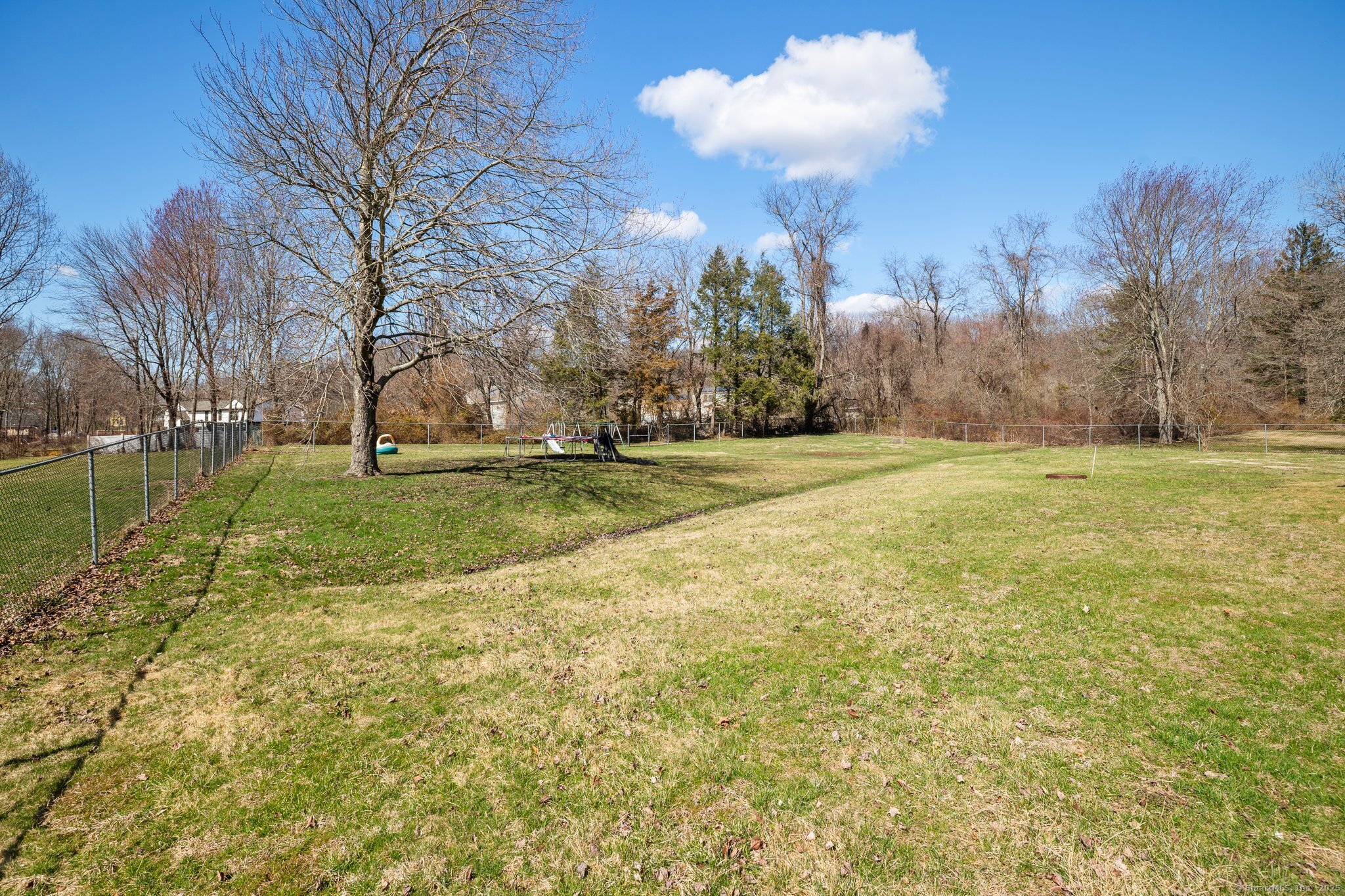 16 Rivaldi Drive, North Branford, Connecticut image 6