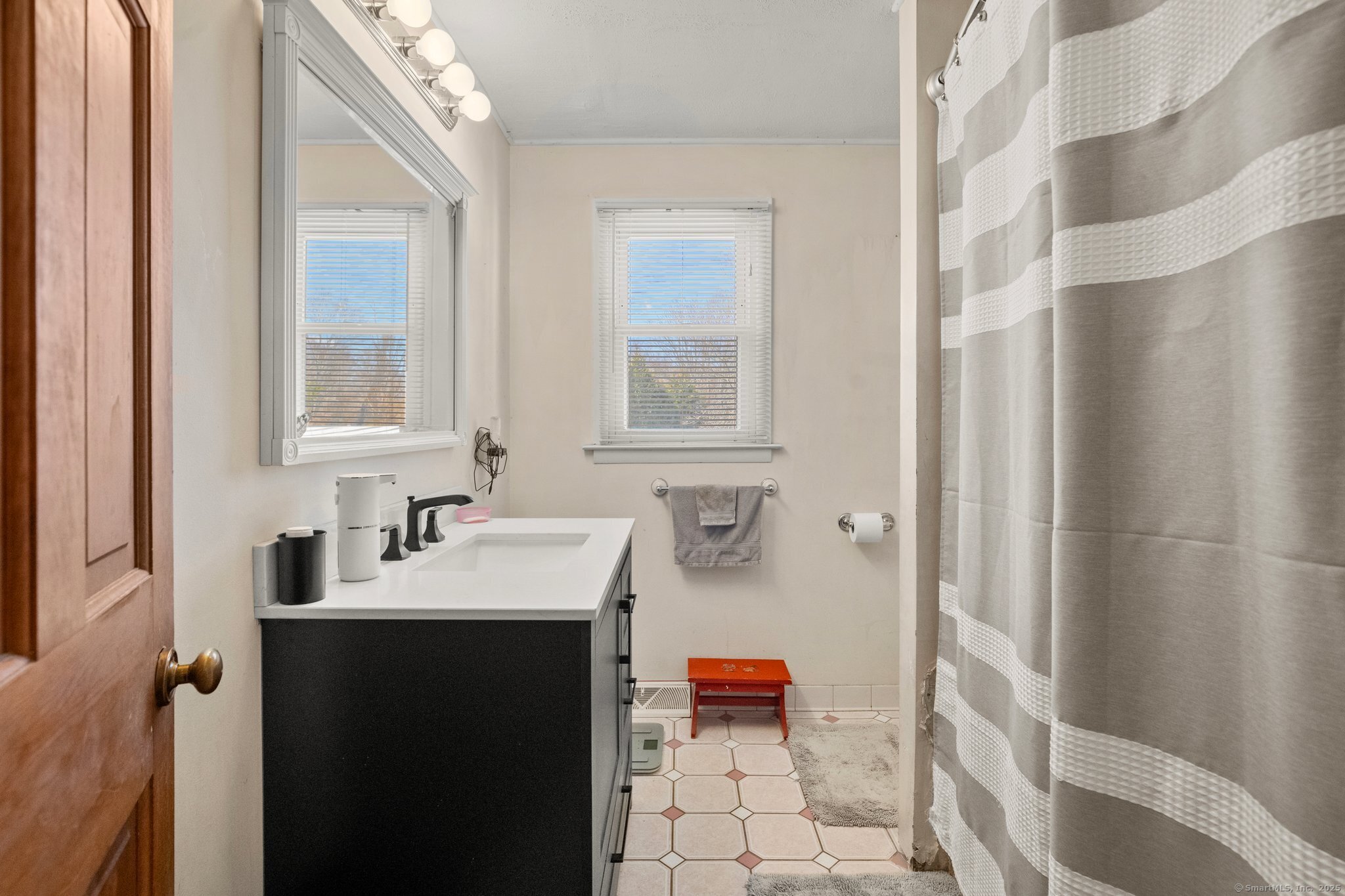 16 Rivaldi Drive, North Branford, Connecticut image 12