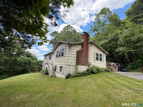 Photo of 186 Flood Bridge Road, Southbury, CT 06488 (MLS # 24176625)