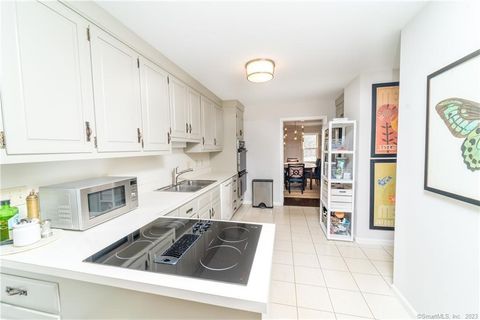 Tiny photo for 143 East Avenue #143, New Canaan, CT 06840 (MLS # 24157010)