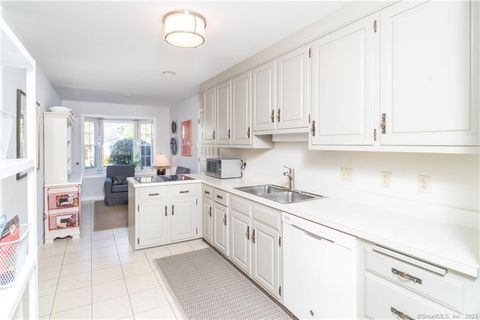 Tiny photo for 143 East Avenue #143, New Canaan, CT 06840 (MLS # 24157010)