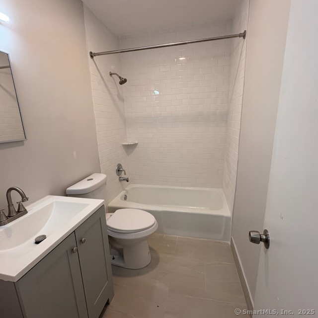 Bristol, Connecticut 06010, United States, 2 Bedrooms Bedrooms, ,1 BathroomBathrooms,Residential,Pending,184764