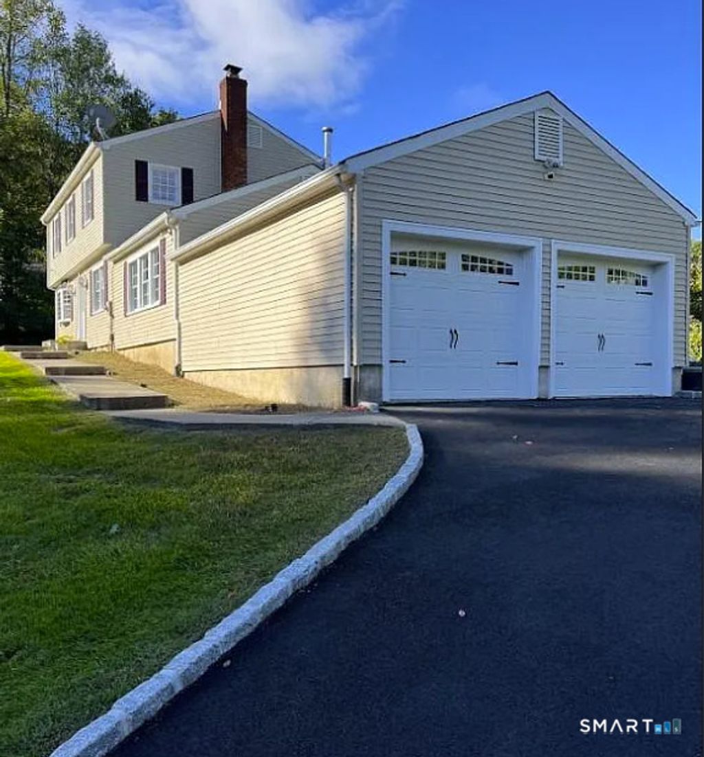 Photo of 29 Harwood Drive, Danbury, CT 06810 (MLS # 24147588)