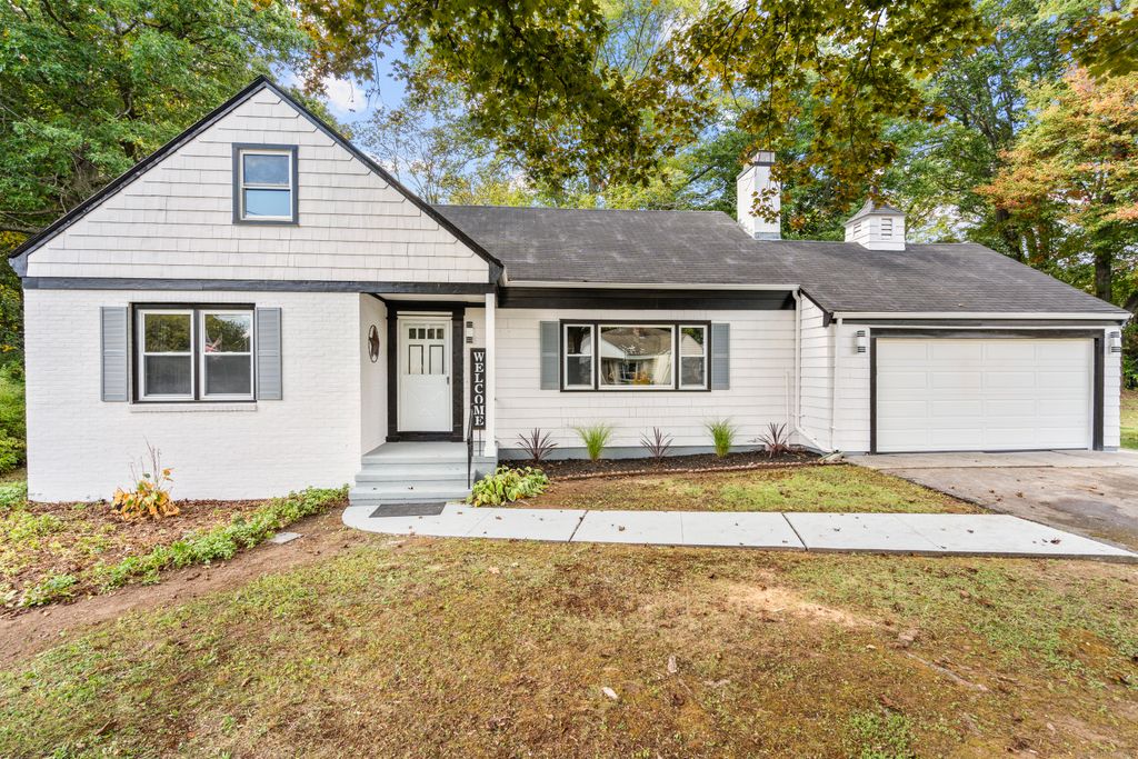 Photo of 170 Corbin Road, Hamden, CT 06517 (MLS # 24133043)