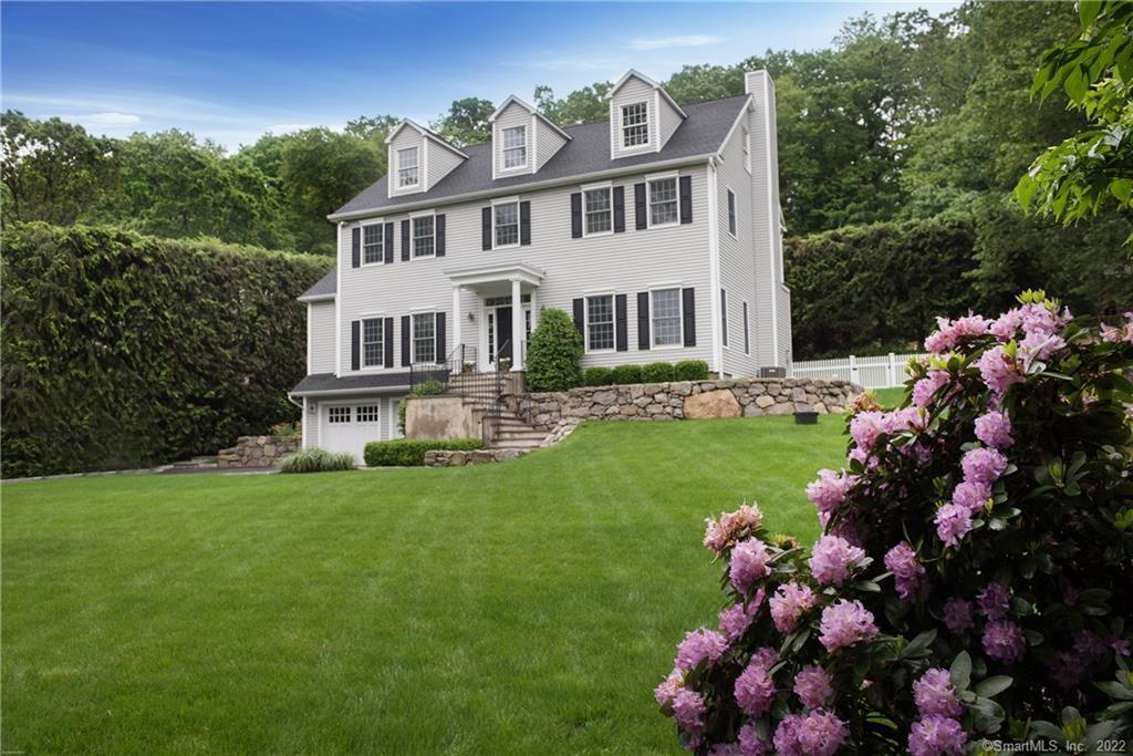 Photo 1 of 83 Weed Street, New Canaan, Connecticut, $1,150,000, Web #: 170202250