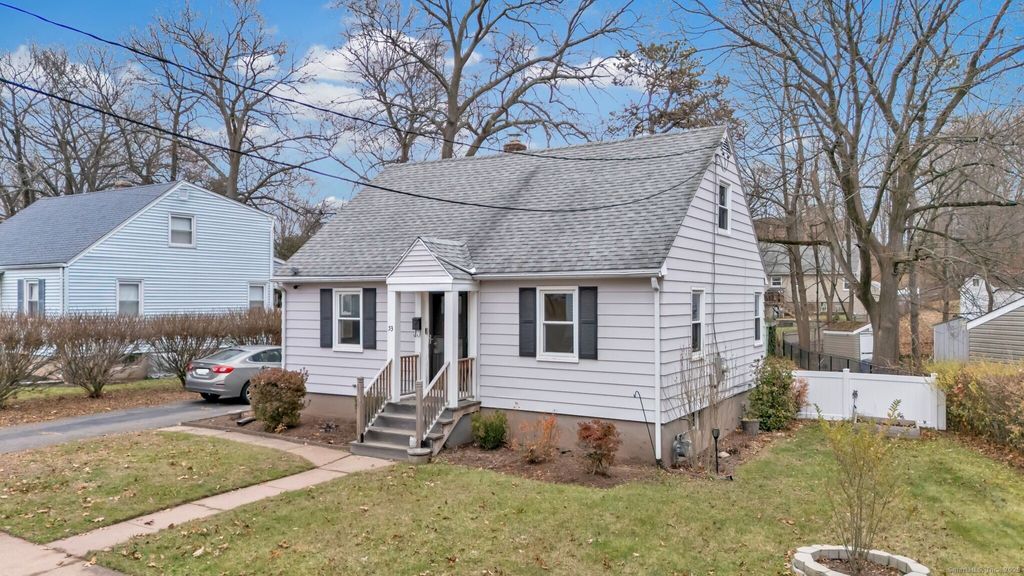 Photo of 53 S Hawthorne Street, Manchester, CT 06040 (MLS # 24143056)