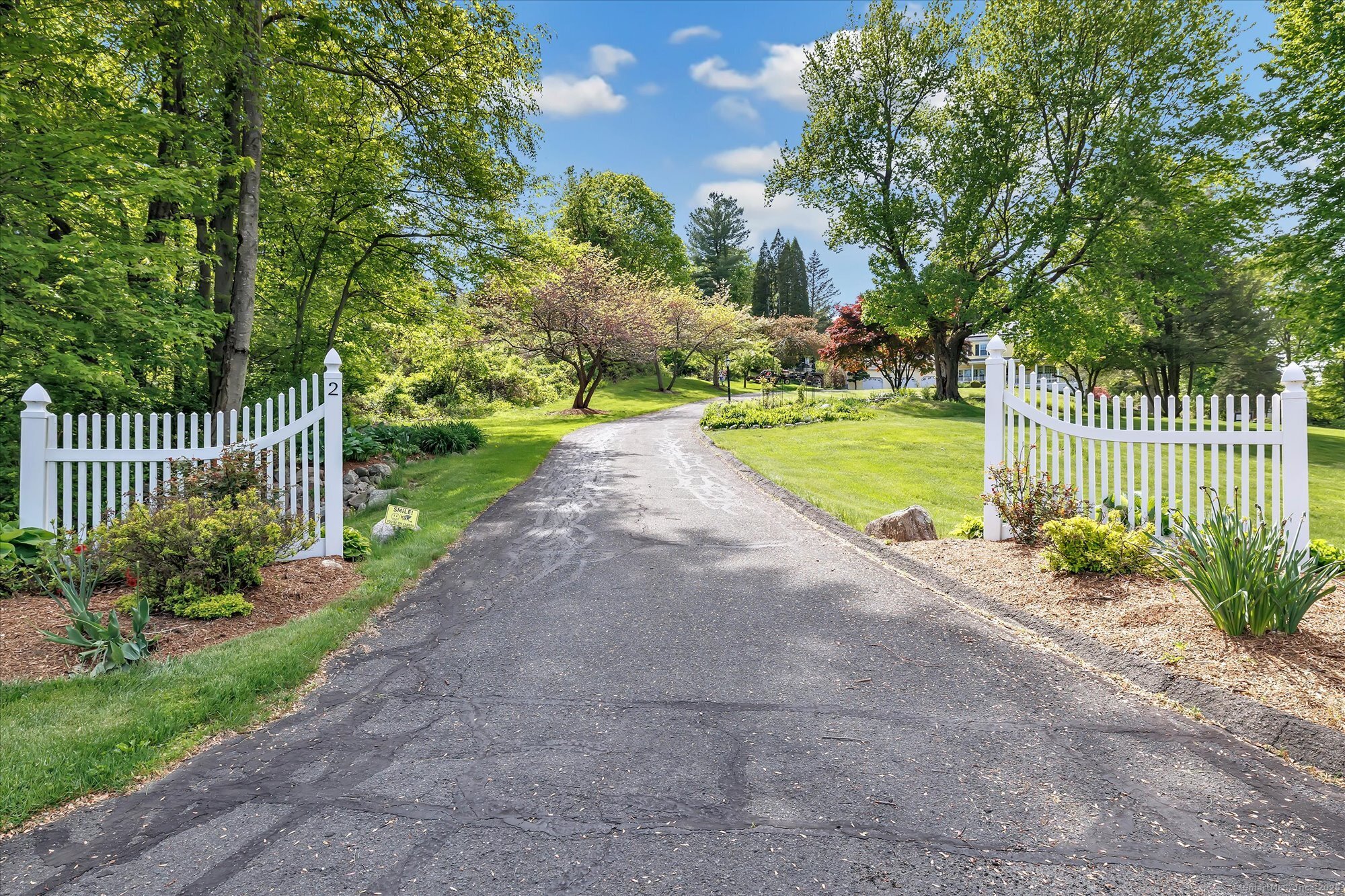 2 White Oak Farm Road