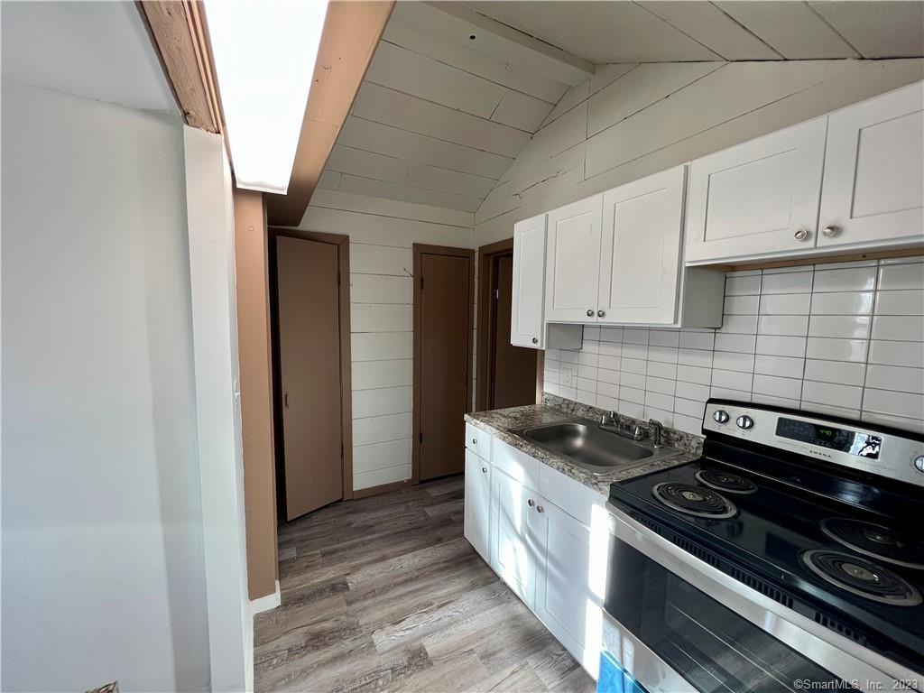 39 Waterbury Road E3