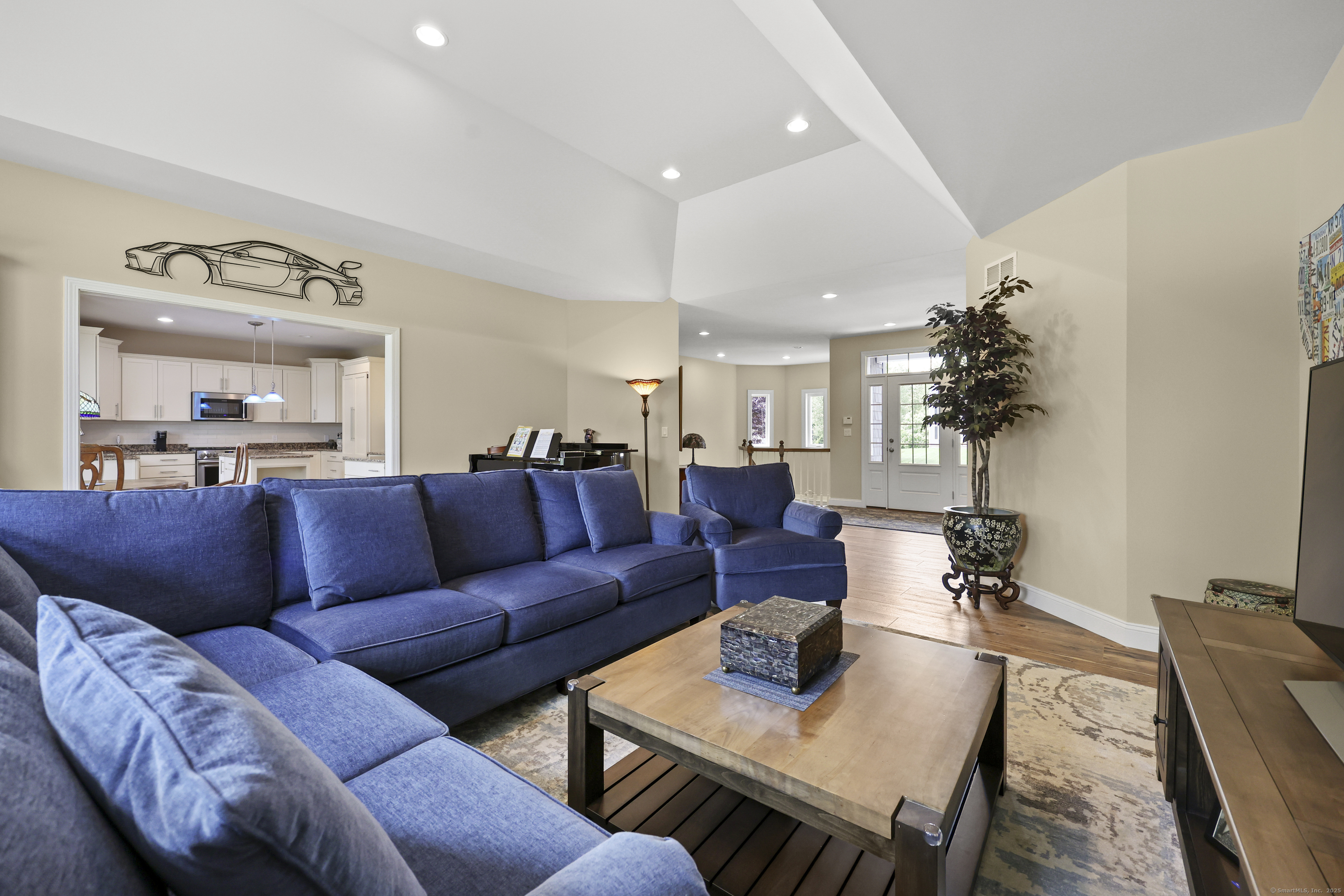 8 Amolia Farms Road