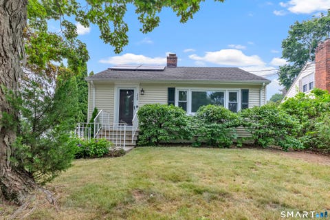 Homes For Rent - 215 Bennett Street<br/> Fairfield, CT 06825