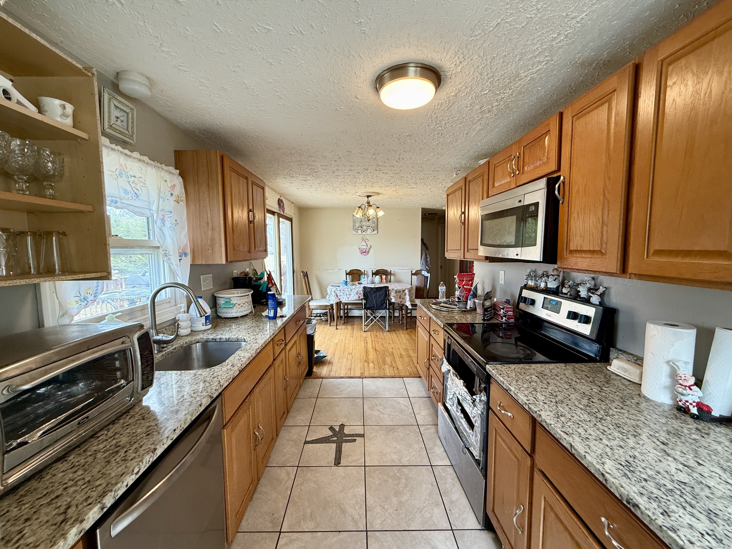 517 Washington Road, Enfield, Connecticut image 3