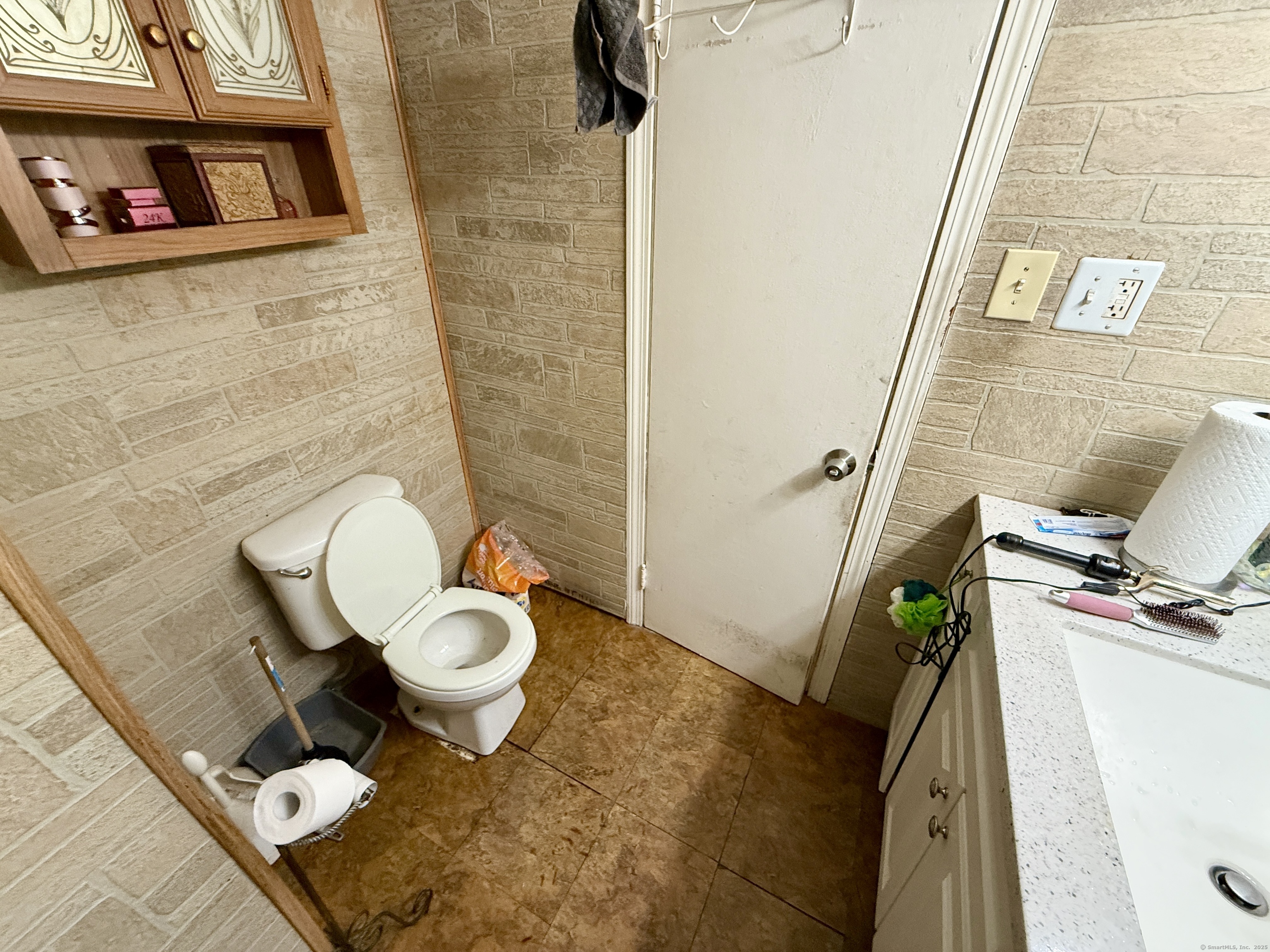 517 Washington Road, Enfield, Connecticut image 9