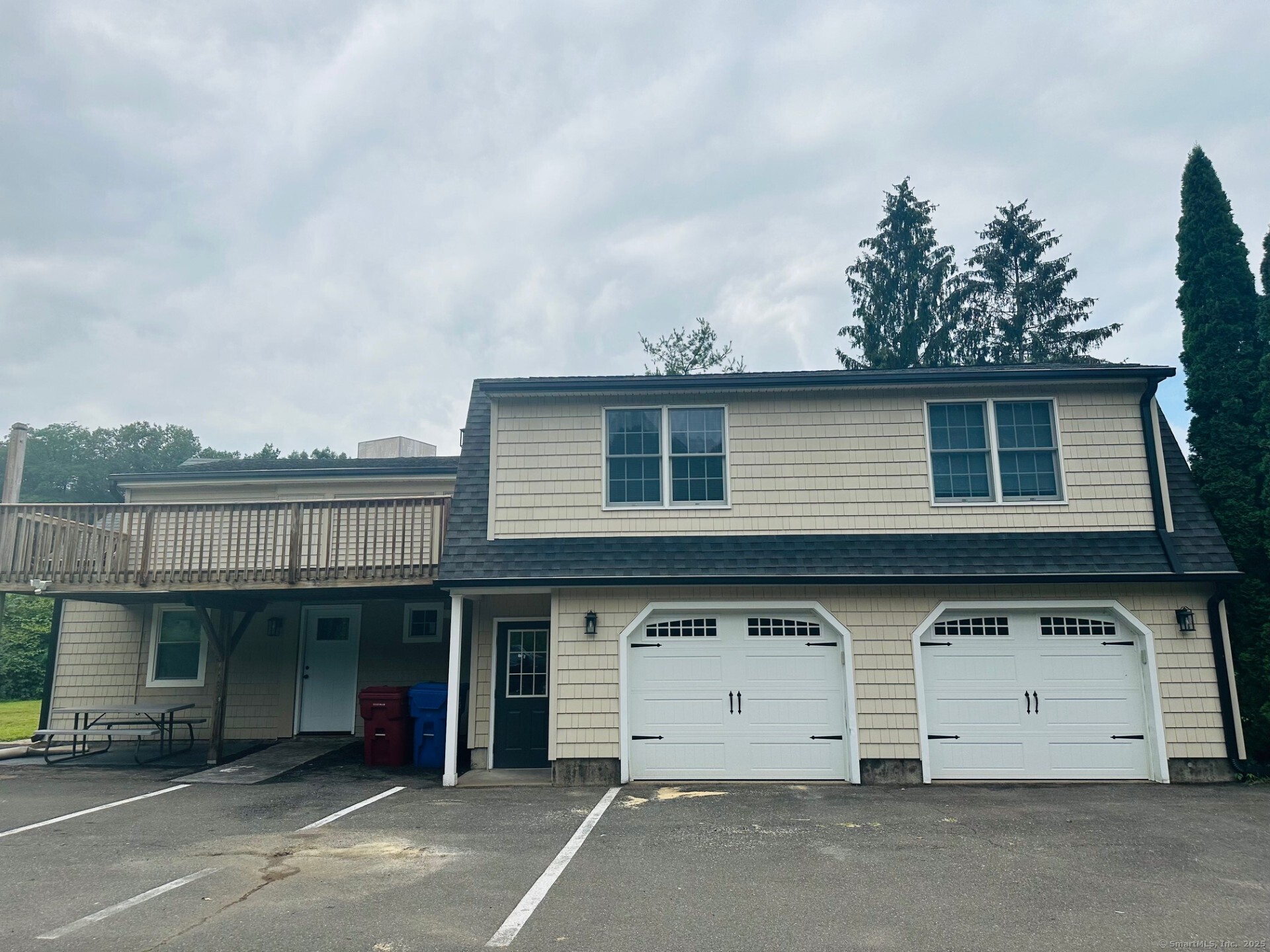 Farmington, Connecticut 06032, United States, 2 Bedrooms Bedrooms, ,1 BathroomBathrooms,Residential,Active,177614