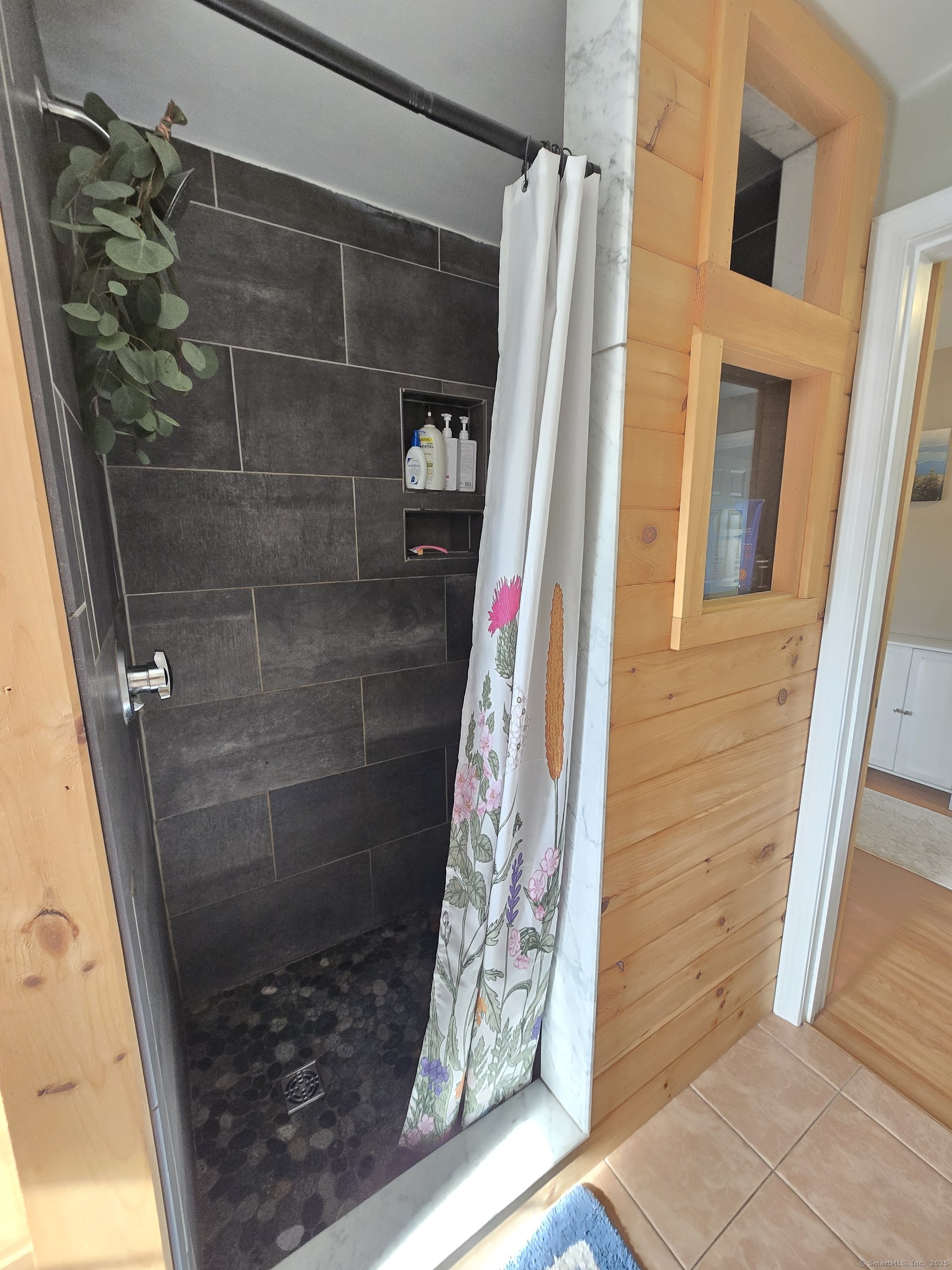 East Windsor, Connecticut 06016, United States, 3 Bedrooms Bedrooms, ,2 BathroomsBathrooms,Residential,Active,228465