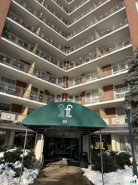 Photo of 91 Strawberry Hill Avenue #APT 624, Stamford, CT 06902 (MLS # 24155843)
