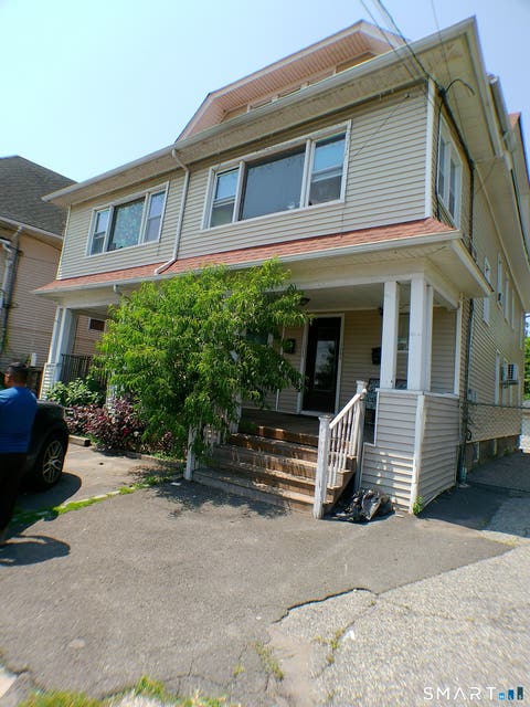 Photo of 1698 North Avenue #3, Bridgeport, CT 06604 (MLS # 24195389)