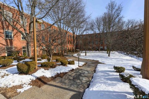 Tiny photo for 319 New Britain Road #APT 215, Berlin, CT 06037 (MLS # 24150390)