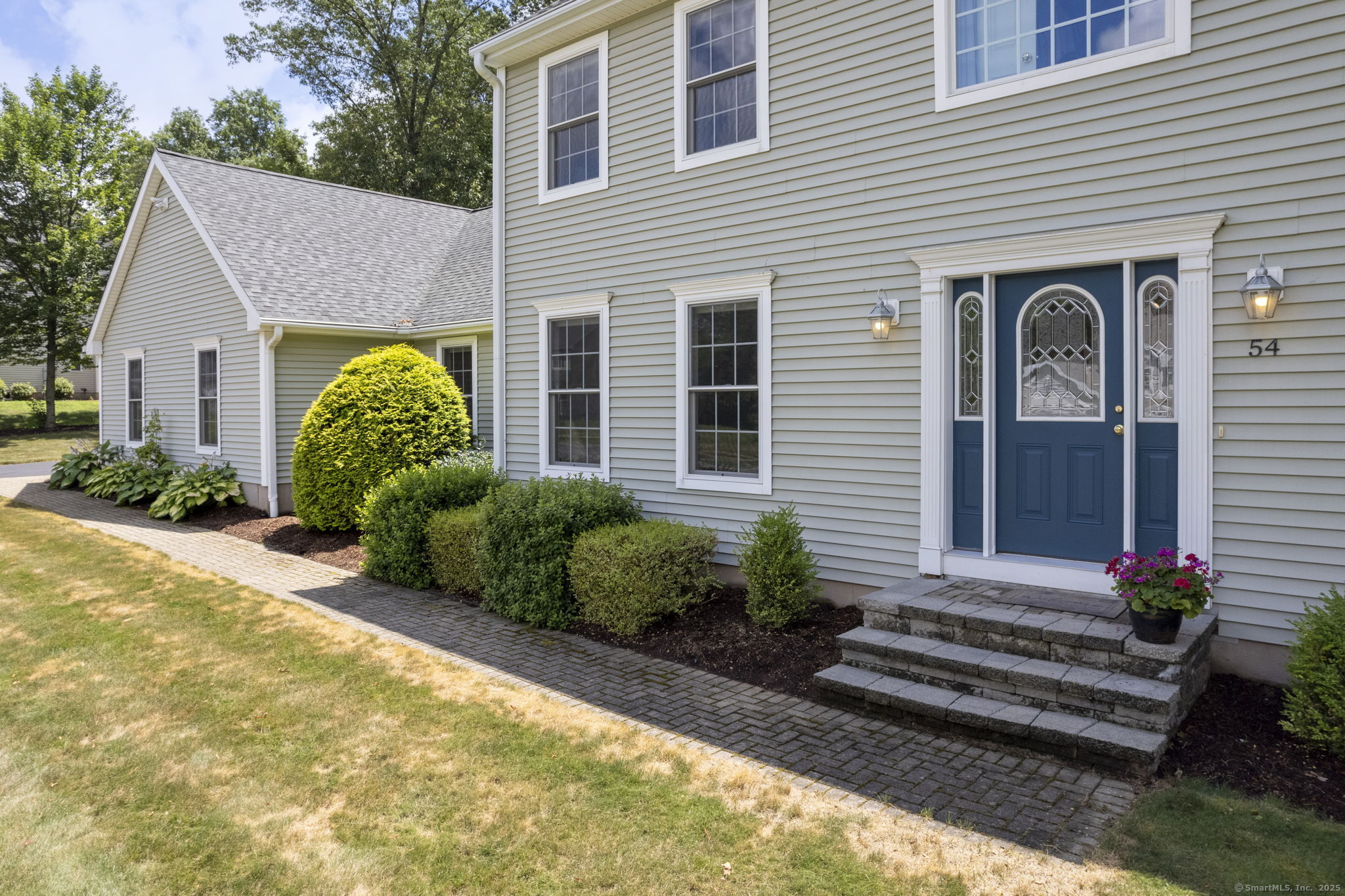 54 Round Hill Road