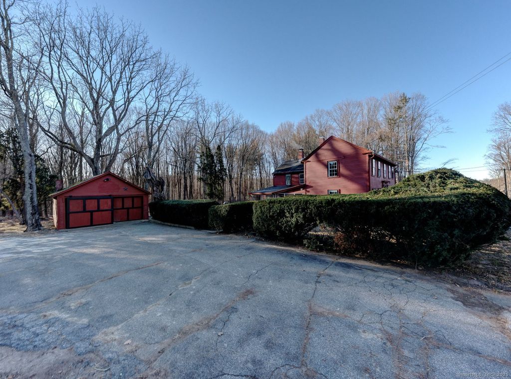 Photo of 668 Middle Turnpike, Mansfield, CT 06268 (MLS # 24142888)