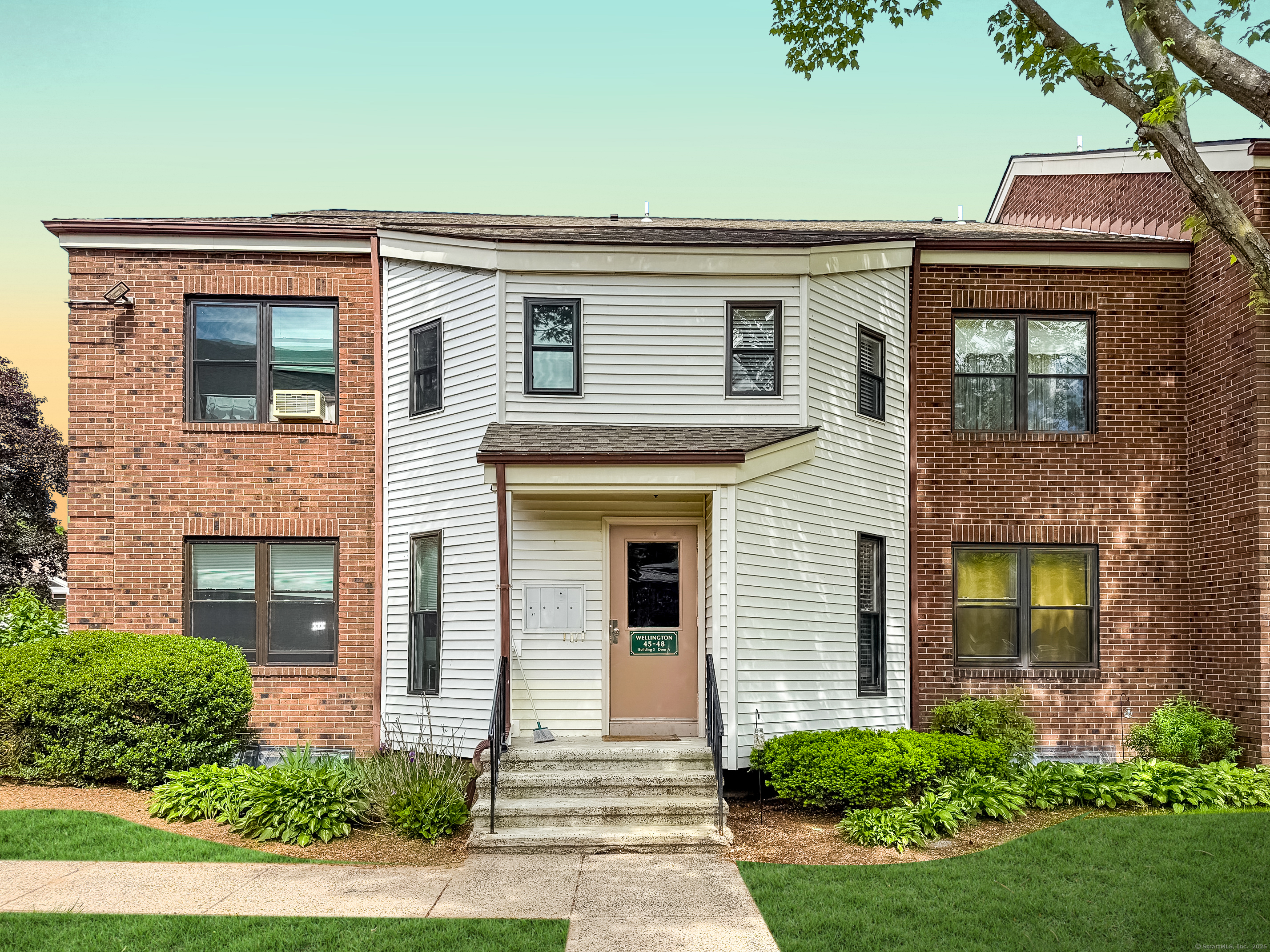 Wellington Drive 46, Farmington, Connecticut - 1 Bedrooms  
1 Bathrooms  
4 Rooms - 