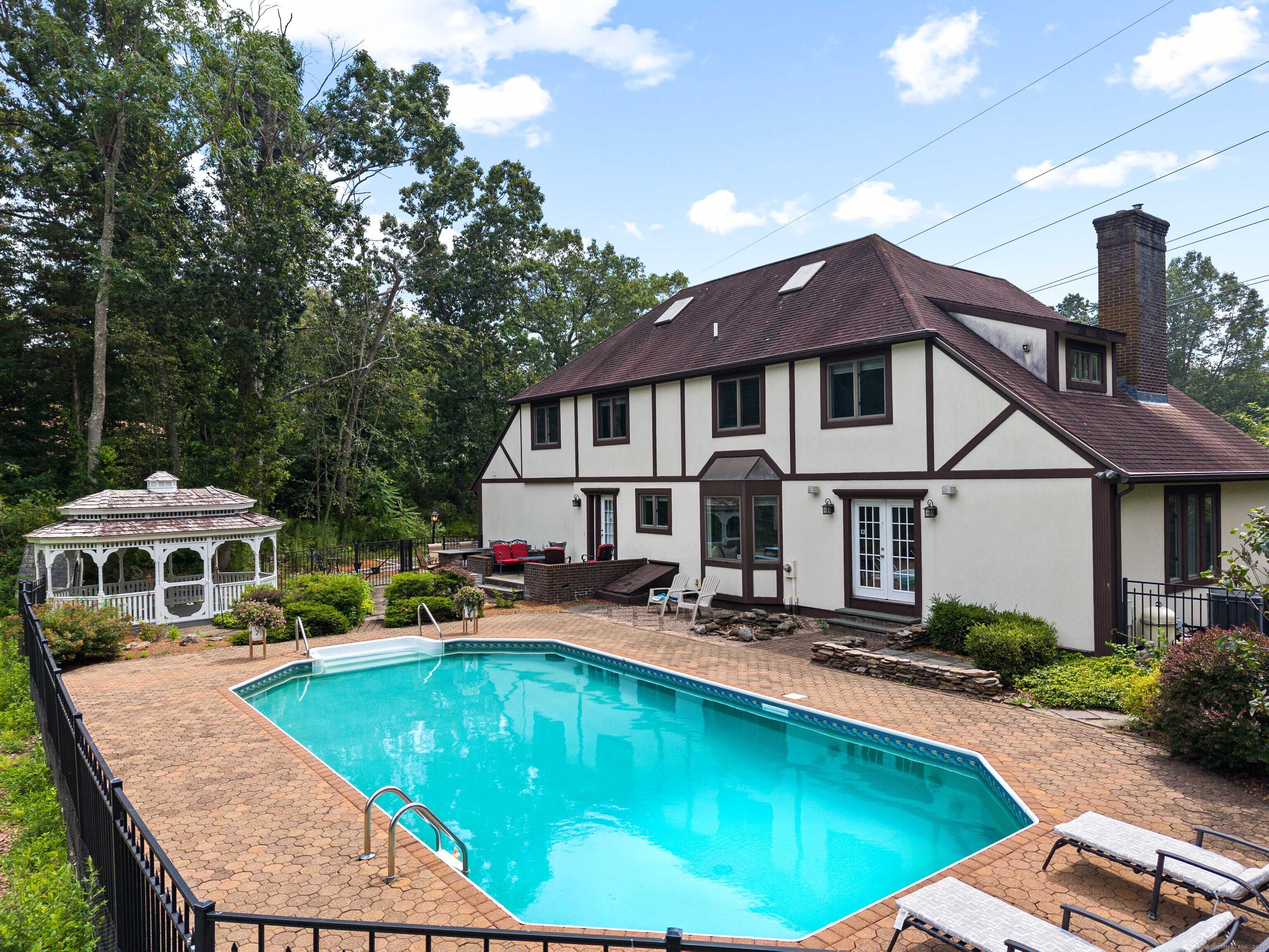 22 Hickory Hill Lane