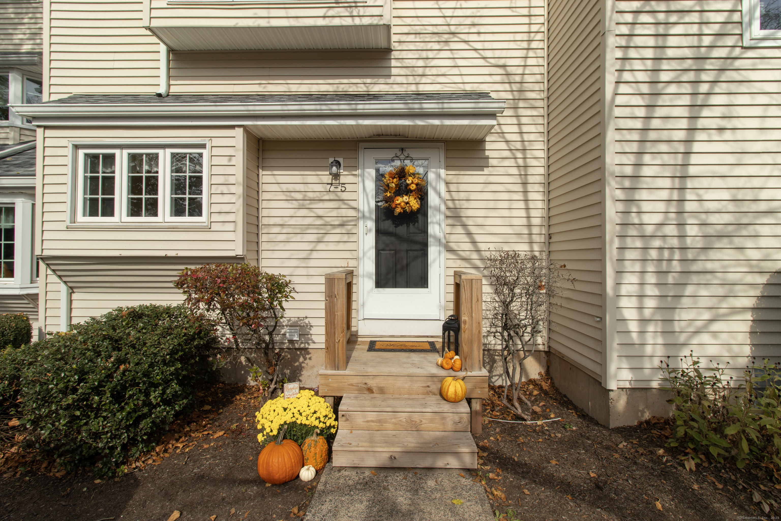 7 West Meadow Lane 5