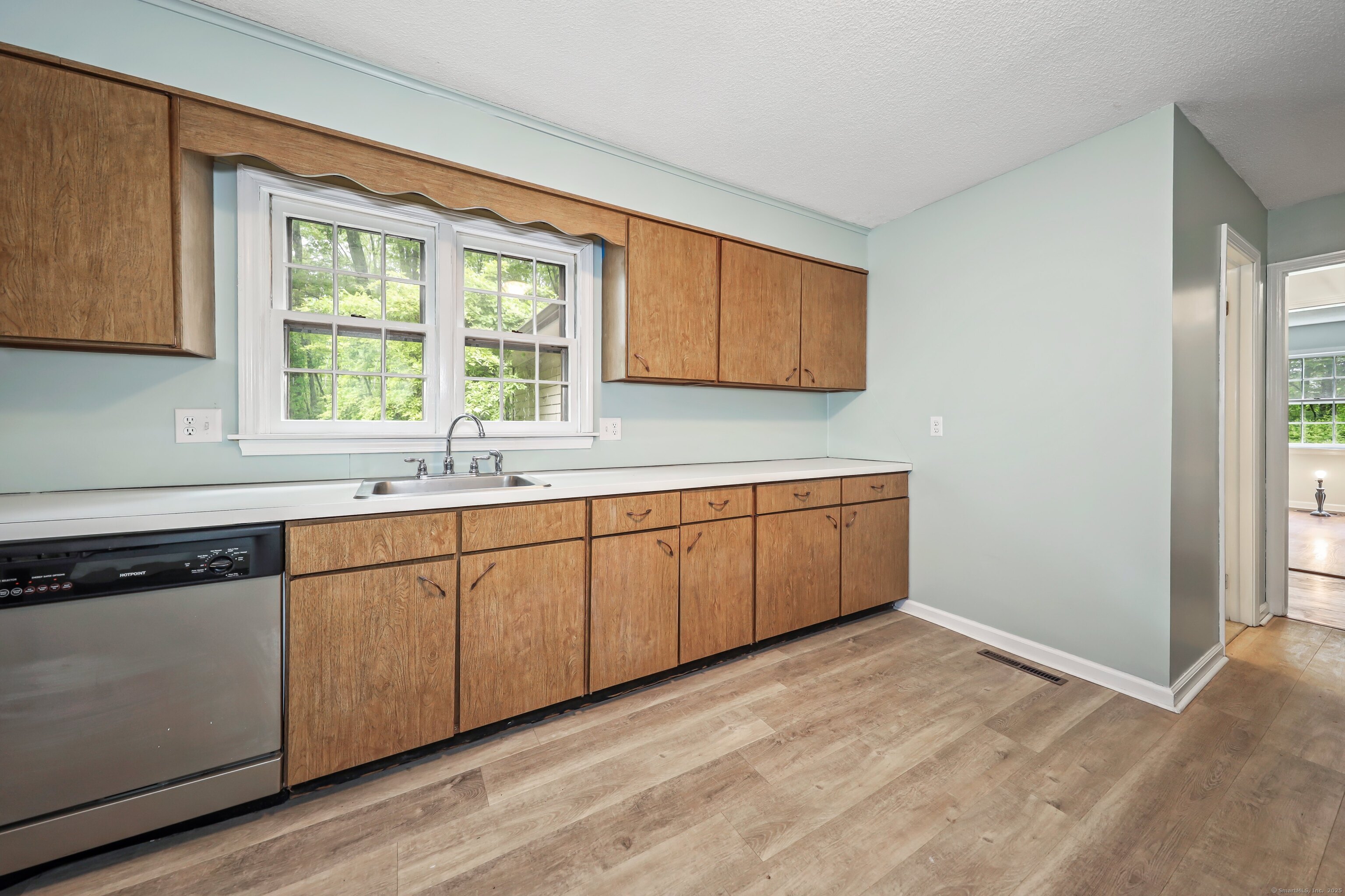 324 Luther Drive, Southbury, Connecticut image 8