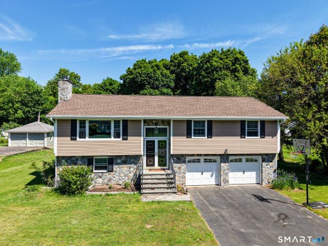 Photo of 40 Orchard Street, Avon, CT 06001 (MLS # 24175741)