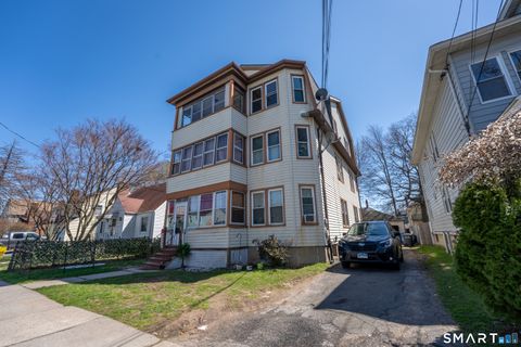 Photo of 47-49 Roxbury Street #3rd Floor, Hartford, CT 06114 (MLS # 24165980)