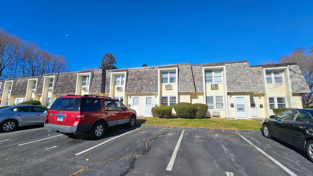Photo of 127 Black Point Road #APT 7, East Lyme, CT 06357 (MLS # 24141816)