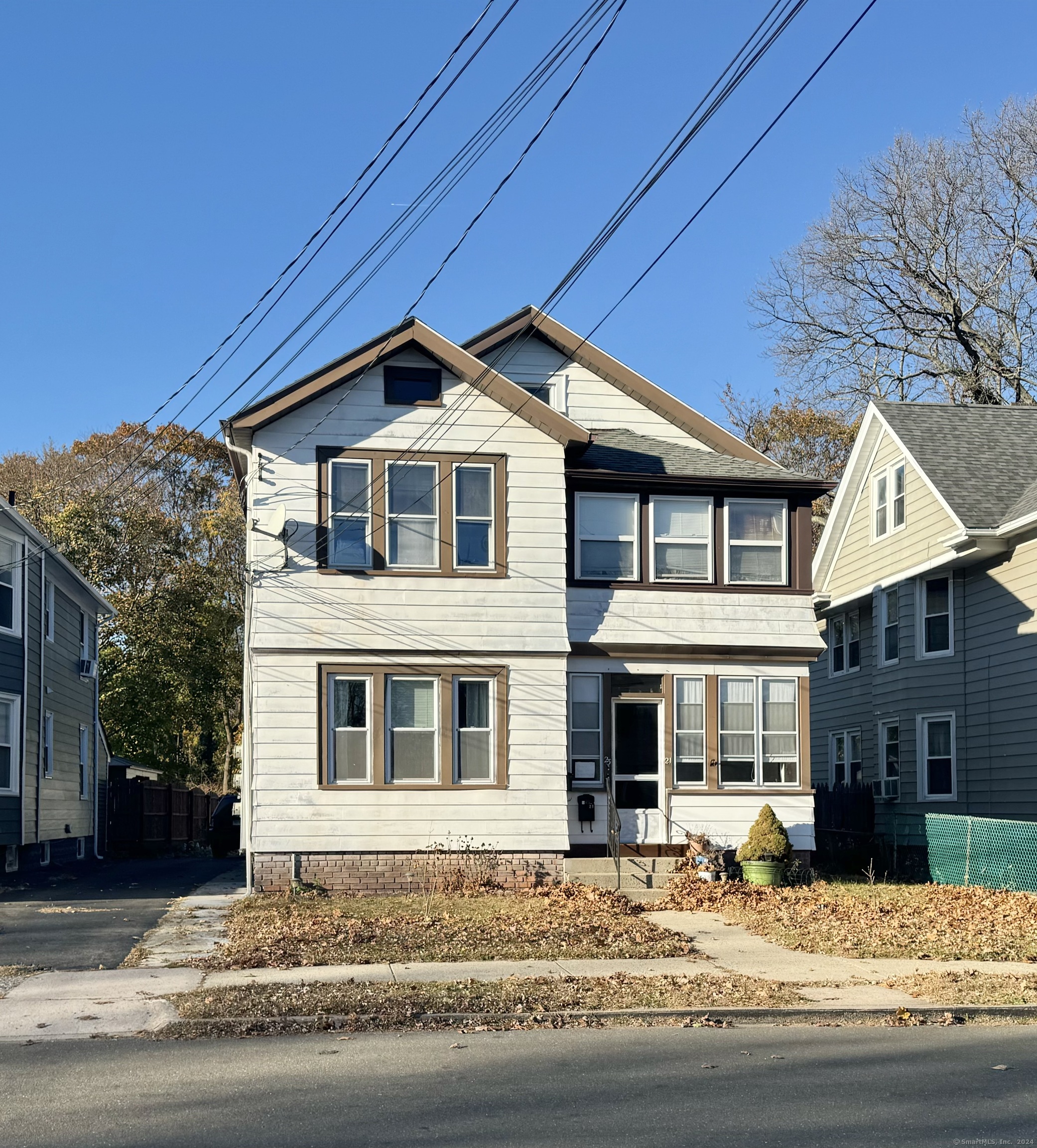 23 Treadwell Street, West Haven, Connecticut - 2 Bedrooms  
1 Bathrooms  
5 Rooms - 