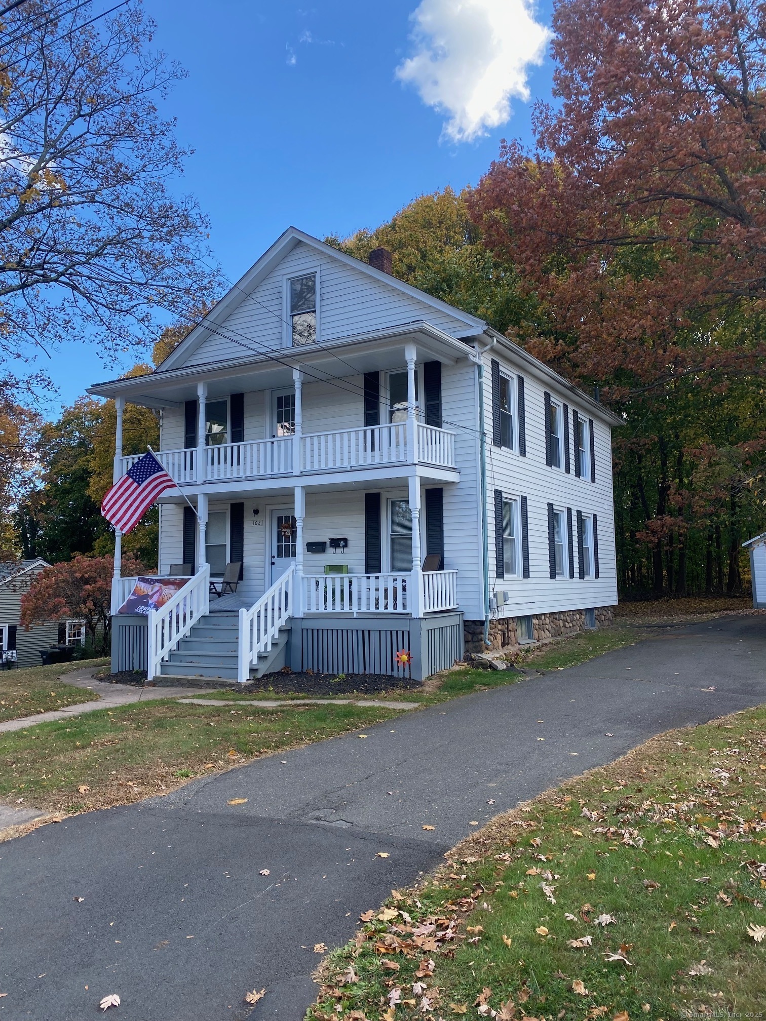 Knowles Avenue, Southington, Connecticut - 2 Bedrooms  
1 Bathrooms  
4 Rooms - 