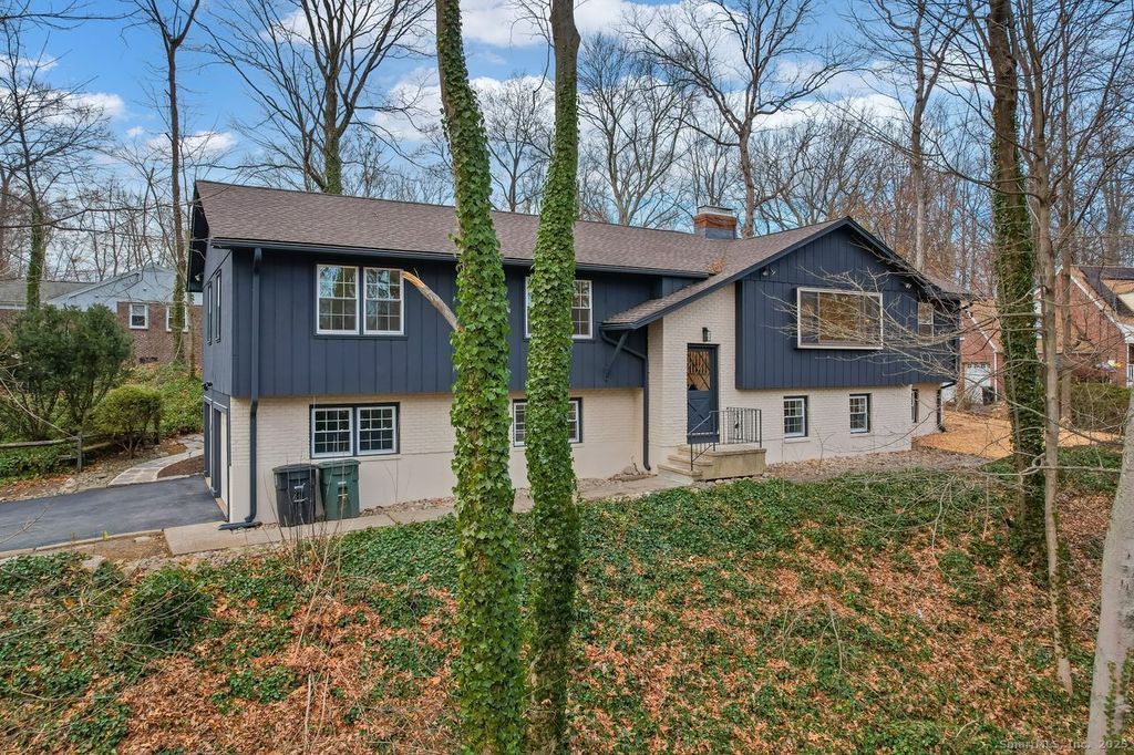 Photo of 7 Brett Cliff Road, Milford, CT 06461 (MLS # 24144066)