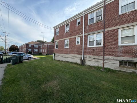 Homes For Sale - 325 N Bishop Avenue #BLD 93 APT 25<br/> Bridgeport, CT 06610