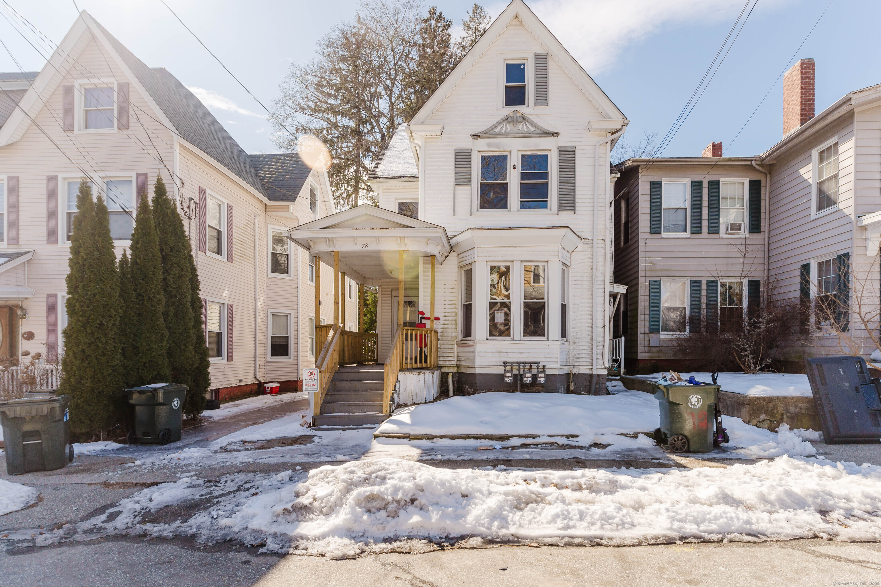 Mckinley Avenue, Norwich, Connecticut - 6 Bedrooms  
4 Bathrooms  
12 Rooms - 