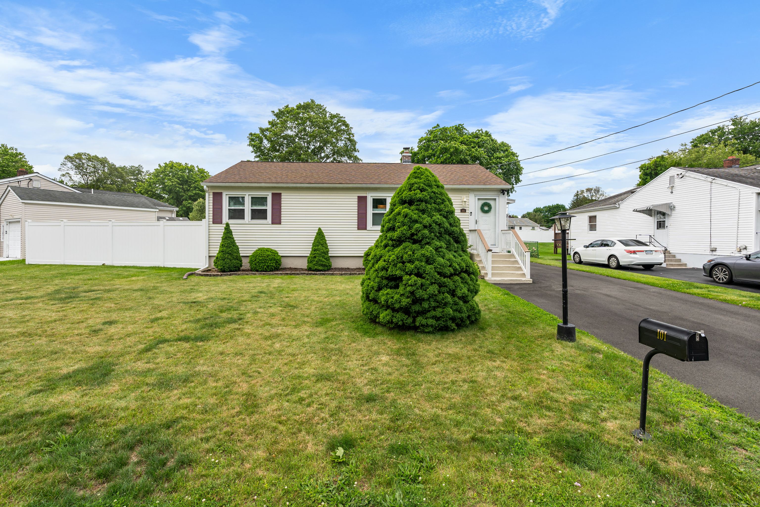 101 Woodvale Road, West Haven, Connecticut image 2