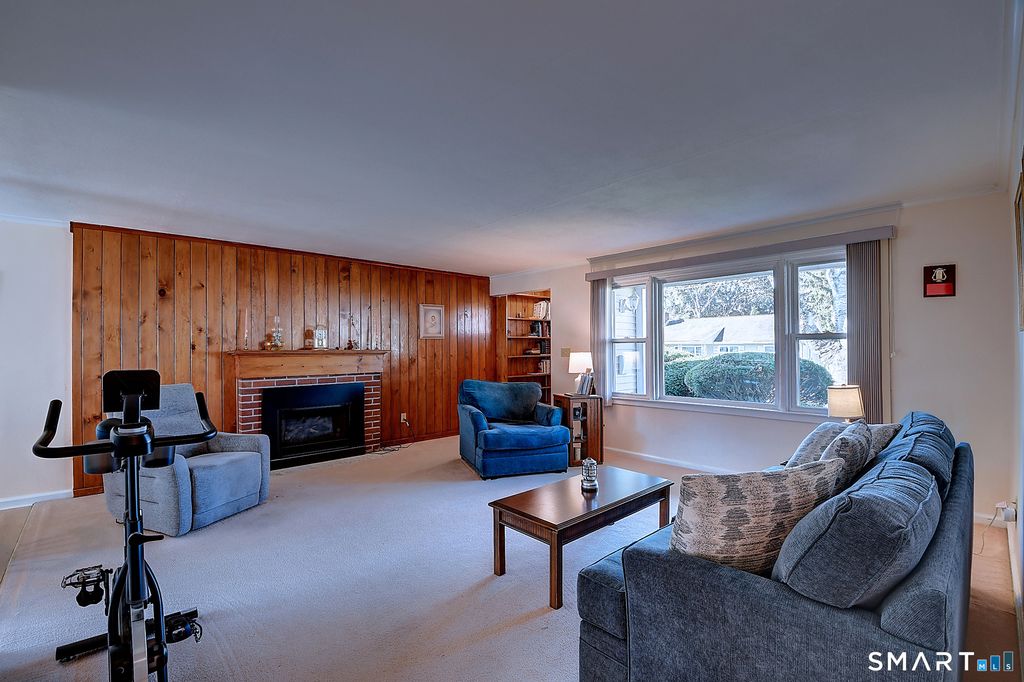 Photo of 41 Sanford Road, Manchester, CT 06042 (MLS # 24165603)