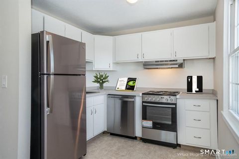 Tiny photo for 239 Old Farms Road #7C, Avon, CT 06001 (MLS # 24168382)