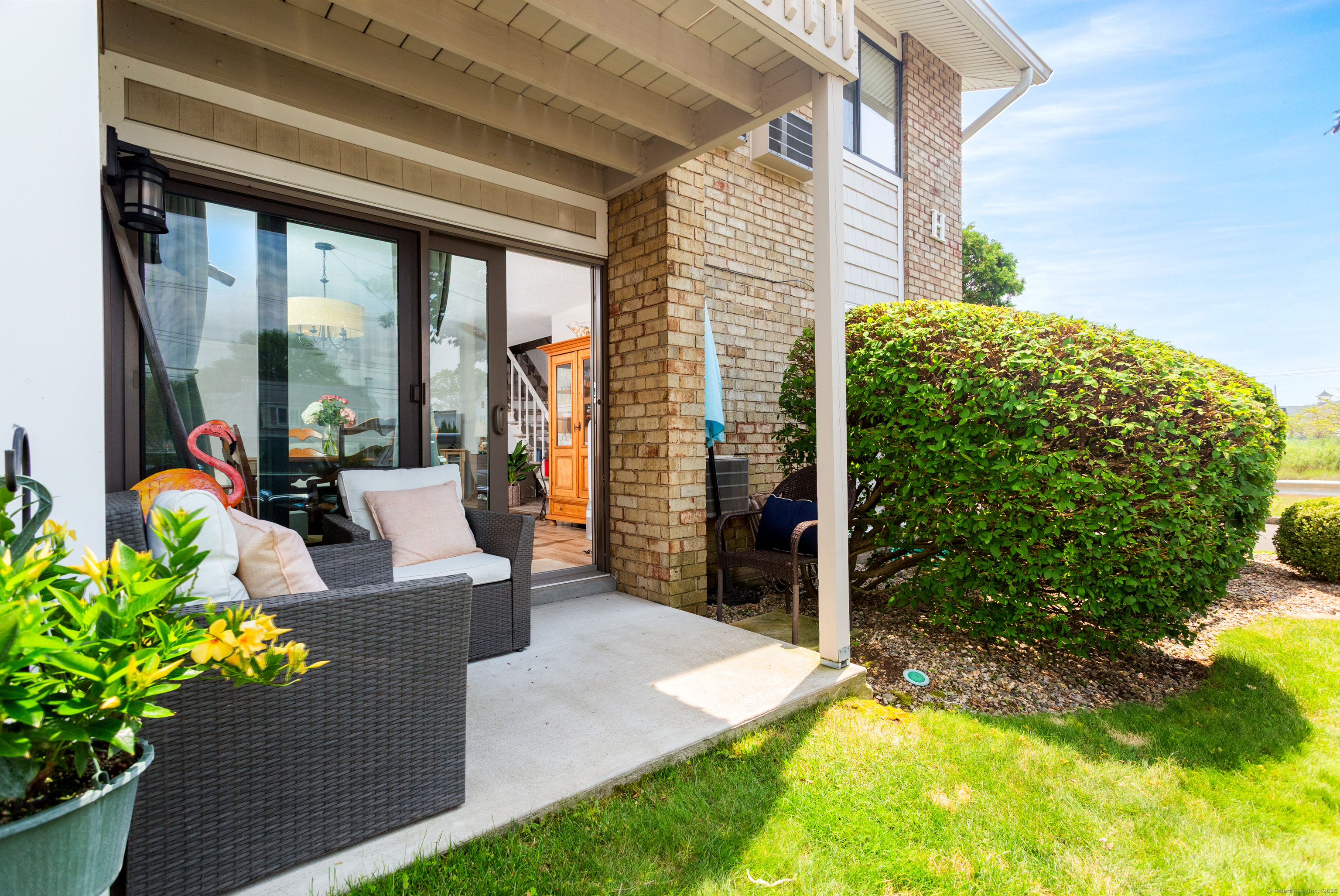 Norwalk, Connecticut 06855, United States, 2 Bedrooms Bedrooms, ,2 BathroomsBathrooms,Residential,Pending,206228