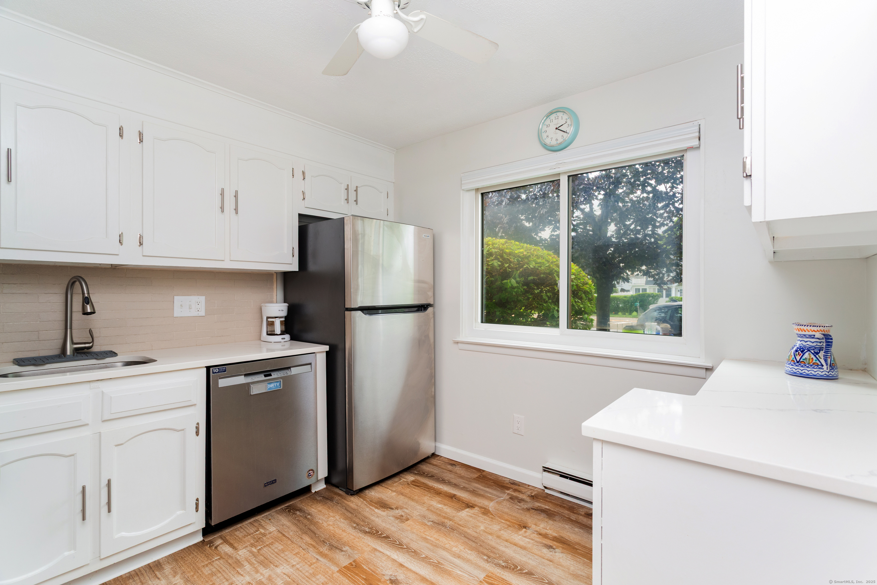 Norwalk, Connecticut 06855, United States, 2 Bedrooms Bedrooms, ,2 BathroomsBathrooms,Residential,Pending,206228