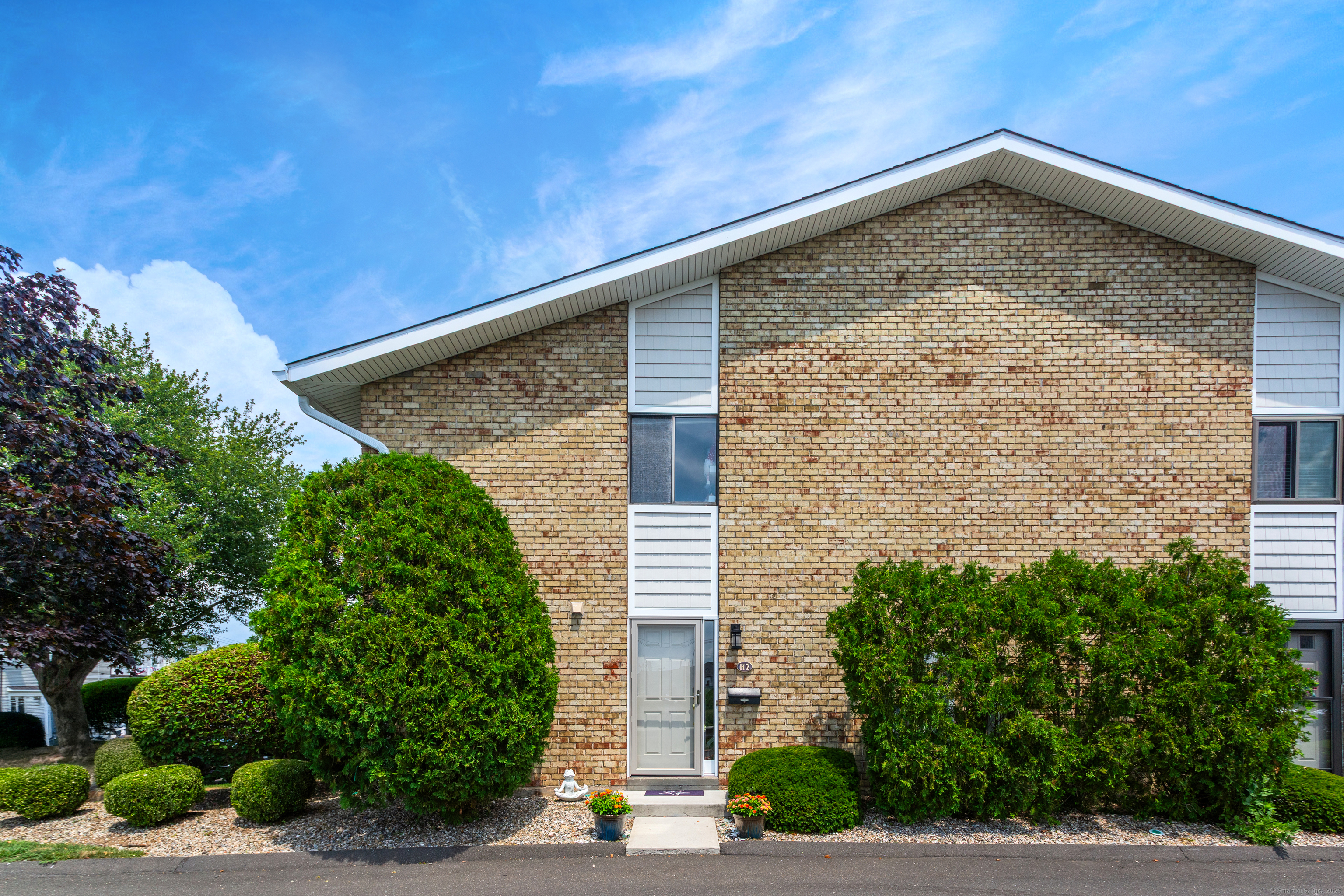 Norwalk, Connecticut 06855, United States, 2 Bedrooms Bedrooms, ,2 BathroomsBathrooms,Residential,Pending,206228