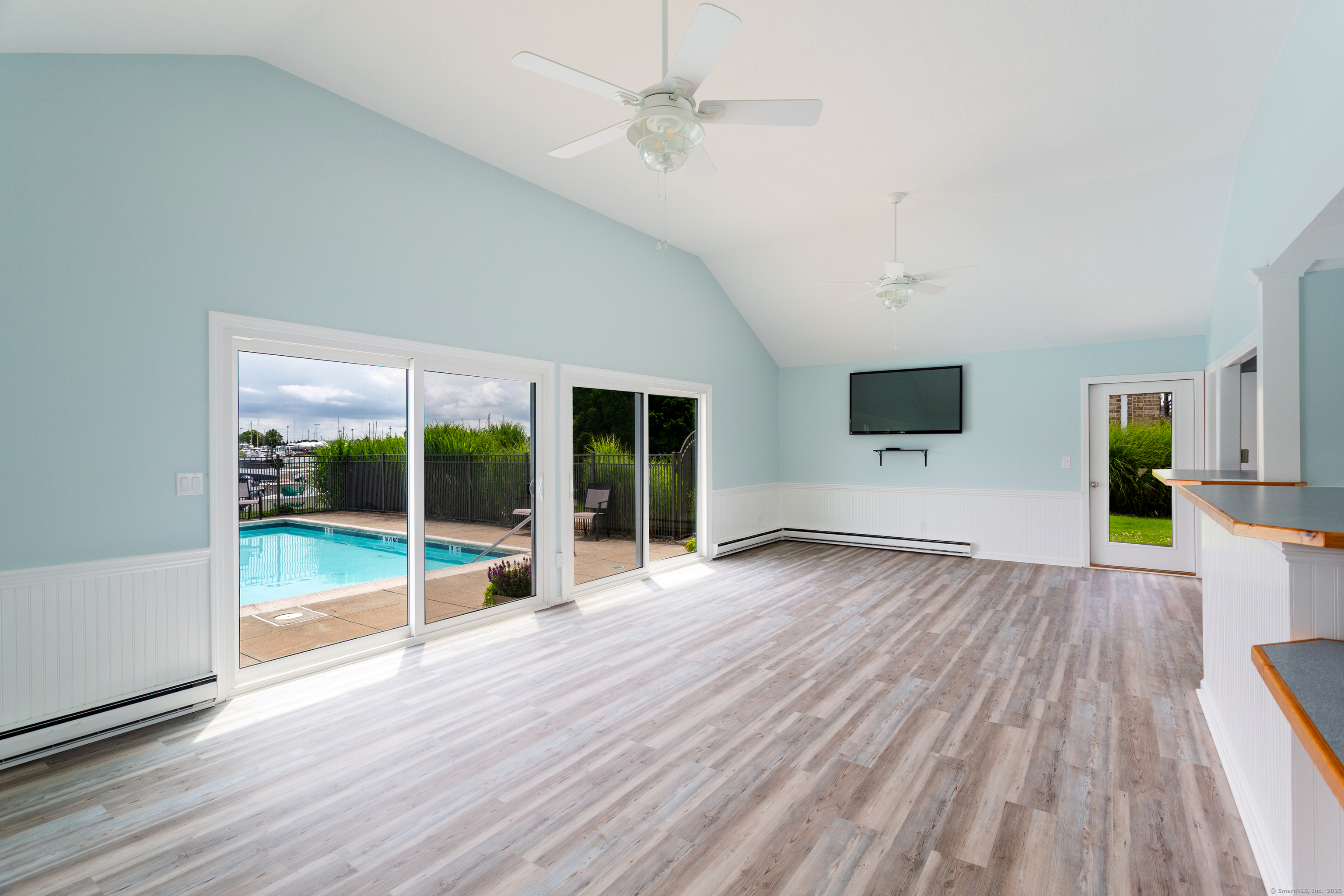 Norwalk, Connecticut 06855, United States, 2 Bedrooms Bedrooms, ,2 BathroomsBathrooms,Residential,Pending,206228