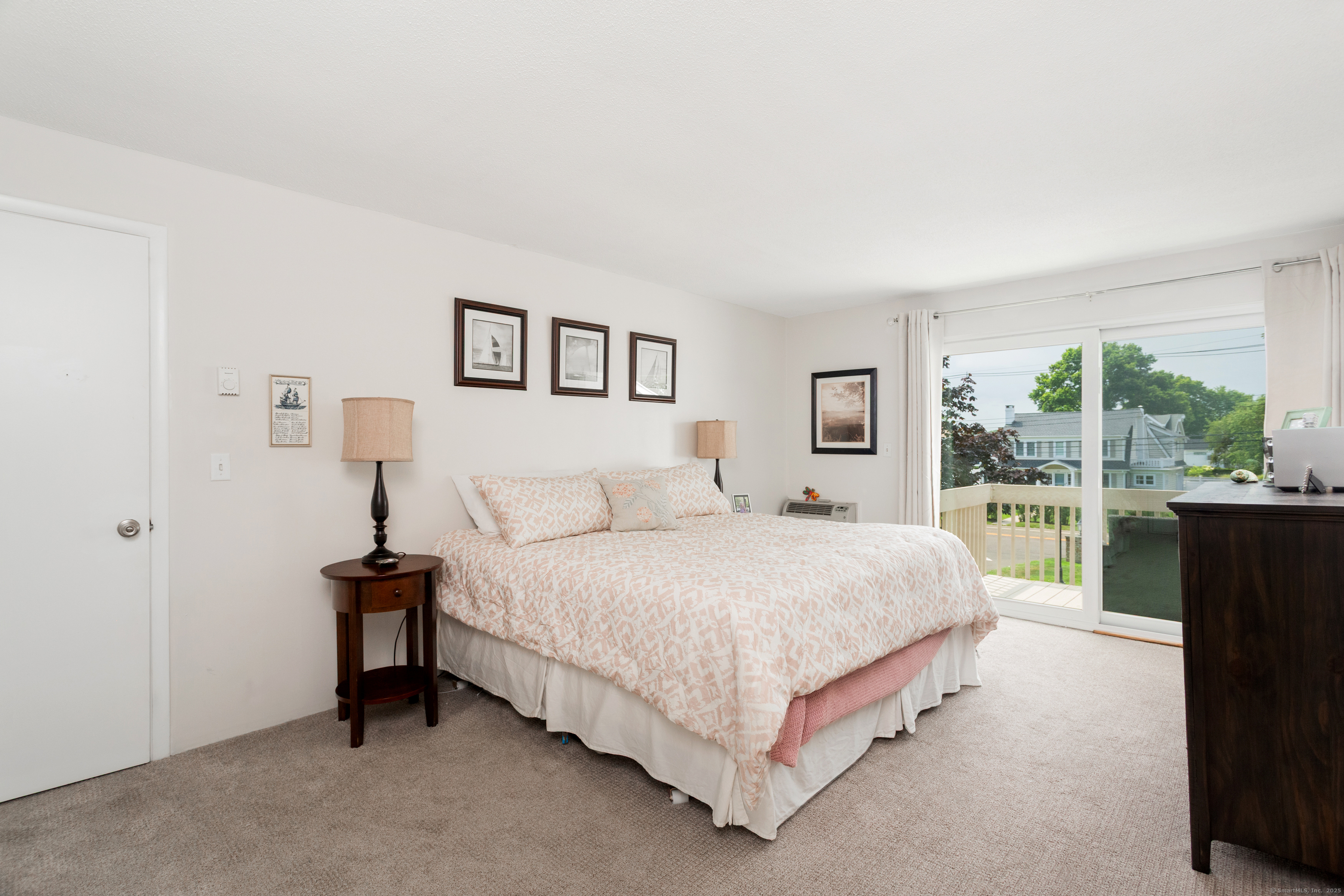 Norwalk, Connecticut 06855, United States, 2 Bedrooms Bedrooms, ,2 BathroomsBathrooms,Residential,Pending,206228