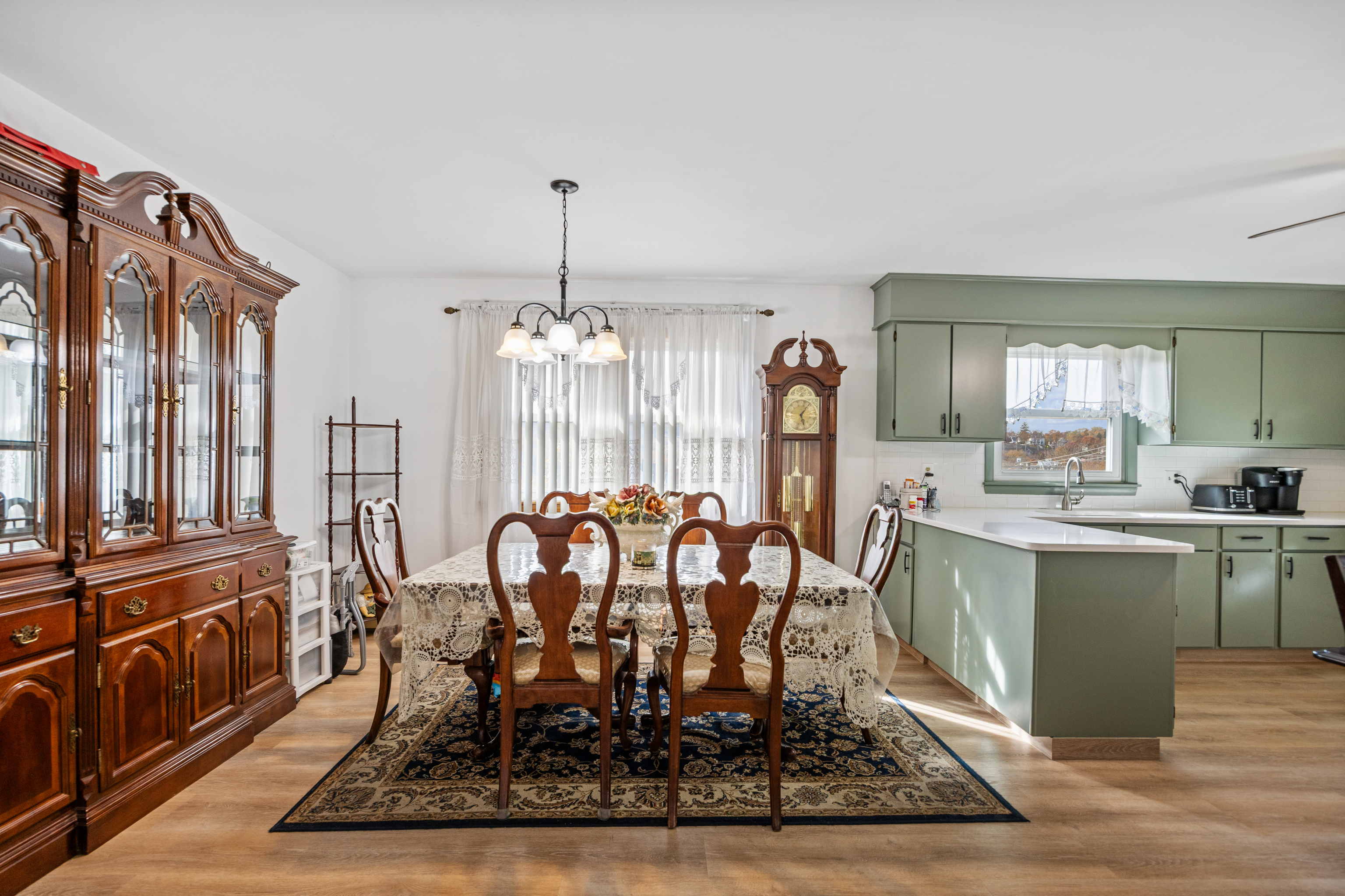 Naugatuck, Connecticut 06770, United States, 2 Bedrooms Bedrooms, ,2 BathroomsBathrooms,Residential,Active,241354